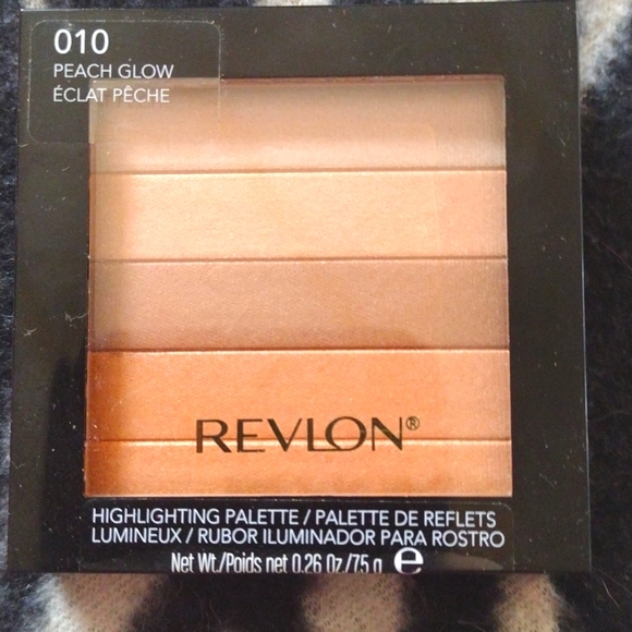 Revlon Highlighting Palette Bundle - Picture 3 of 4